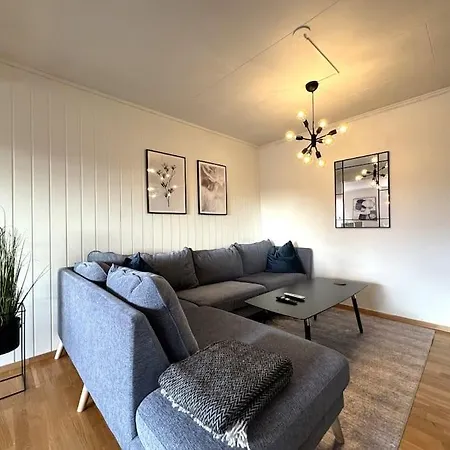 Hb8-2 Moderne Med Fri Parkering